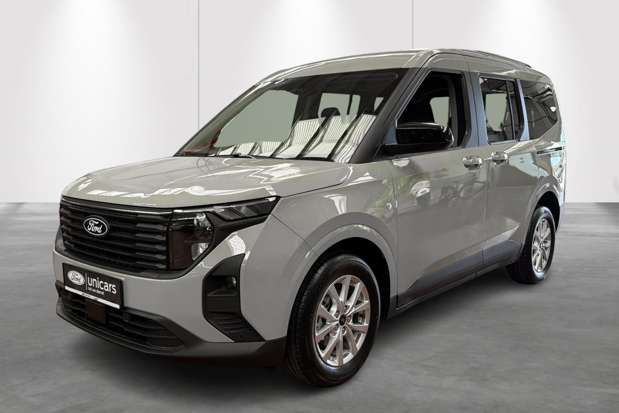 Ford Tourneo Courier 1.0 EcoBoost 92kW Titanium Aut., Autos, Ford, Neuf, Argent ou Gris, Achat, https://public.car-pass.be/vhr/c15a7b35-a678-493b-8114-c04fade813d5