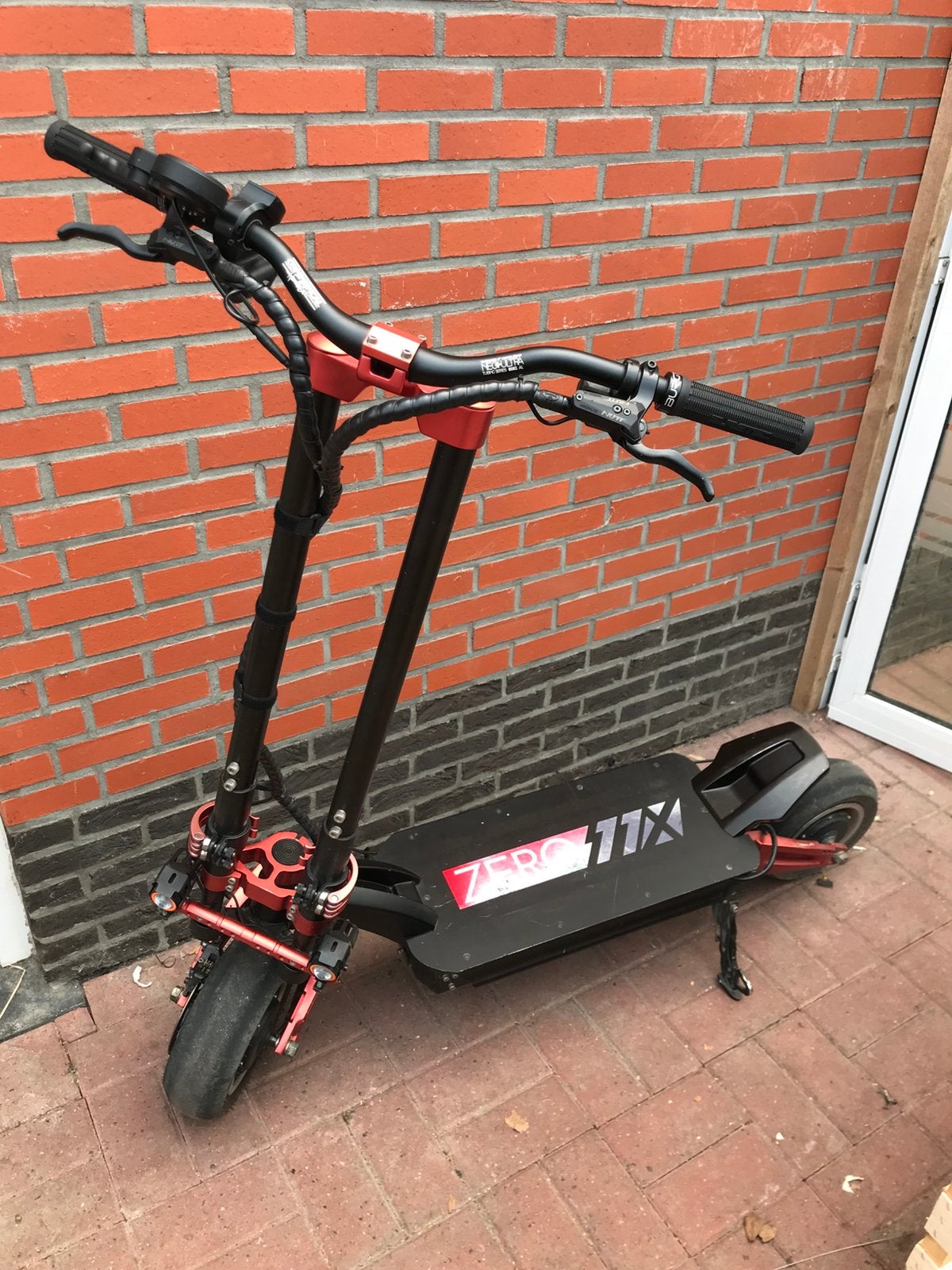 Zero 11x 72volts, Fietsen en Brommers, Steps, Ophalen, Zo goed als nieuw