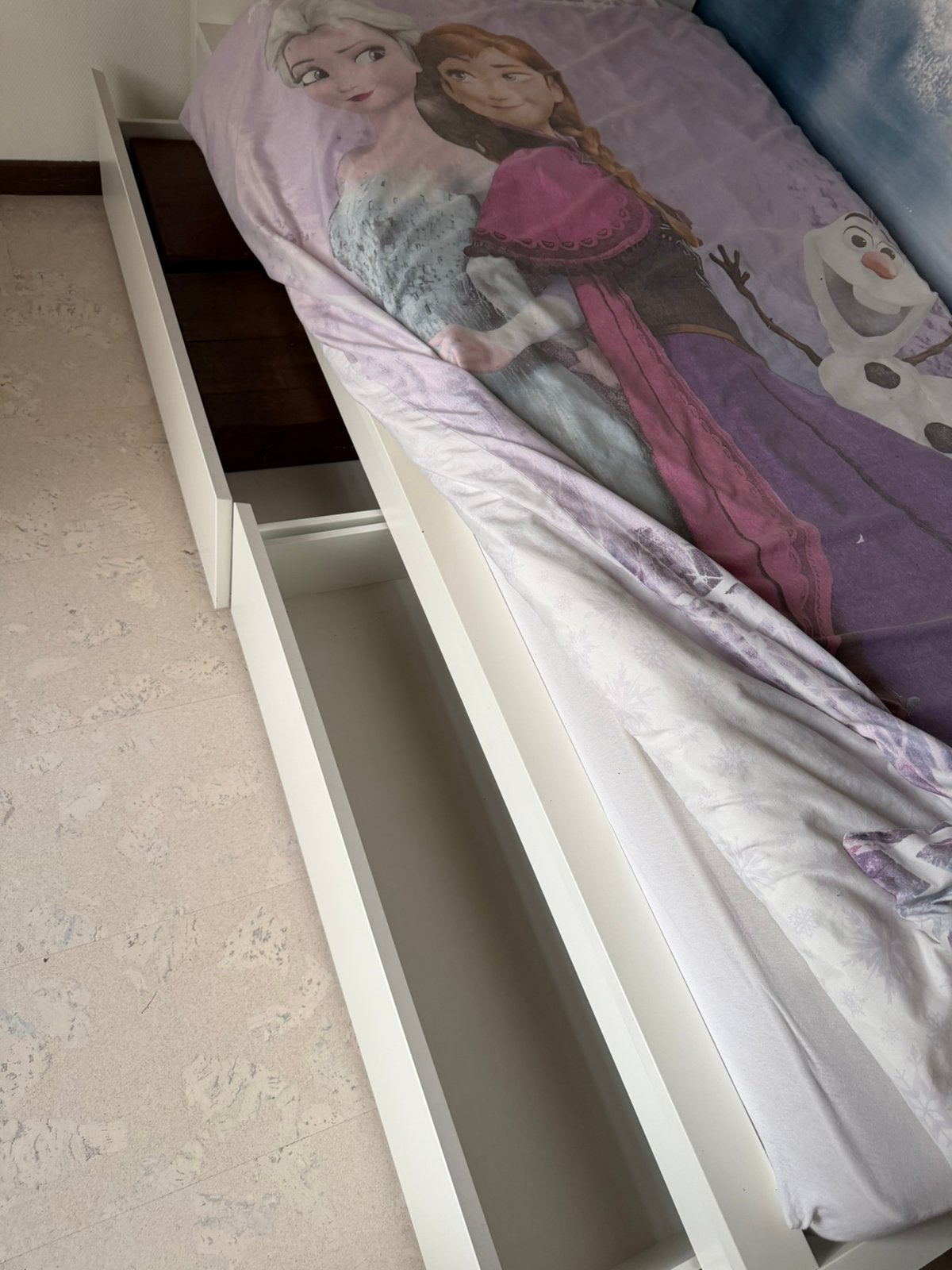 Eenpersoonsbed met twee laden, Ophalen, Zo goed als nieuw