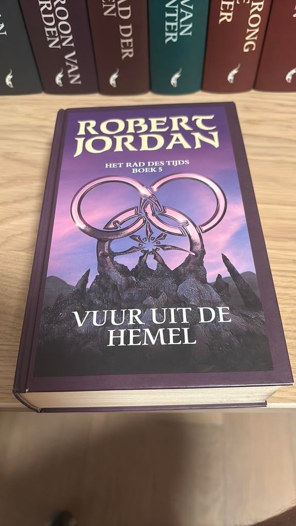 Robert Jordan - Vuur uit de hemel, Ophalen, Robert Jordan