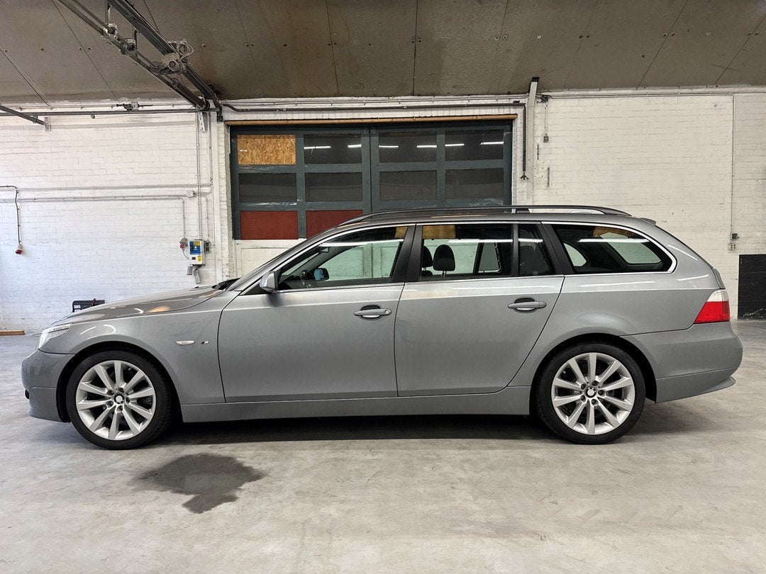 BMW 5-serie Touring 523i Executive | M pakket | PDC | Navi |, Auto's, BMW, Automaat, Achterwielaandrijving, Zwart, 2497 cc