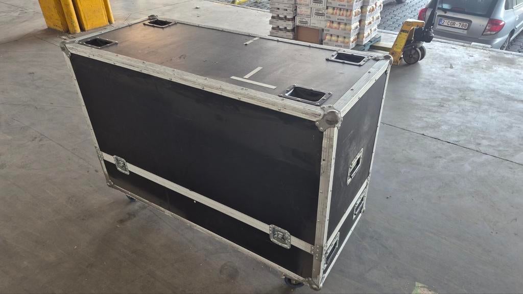 Flightcase op groot formaat op wielen