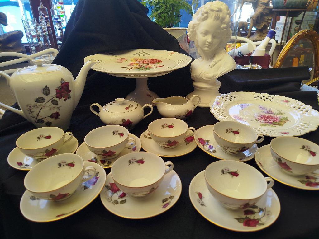 MOOIE SET KOFFIESERVICE + TAARTSCHALEN, Ophalen of Verzenden