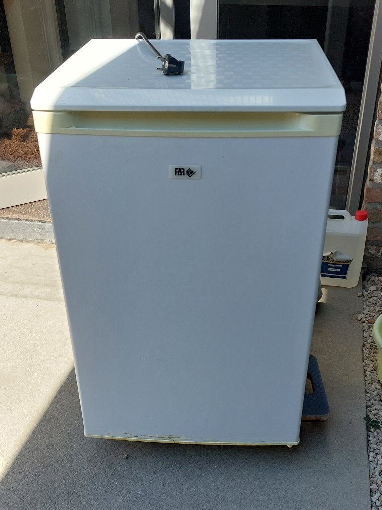 Diepvries FAR  tafelmodel, Elektronische apparatuur, Minder dan 85 cm, Minder dan 60 cm, Zo goed als nieuw, Energieklasse A of zuiniger