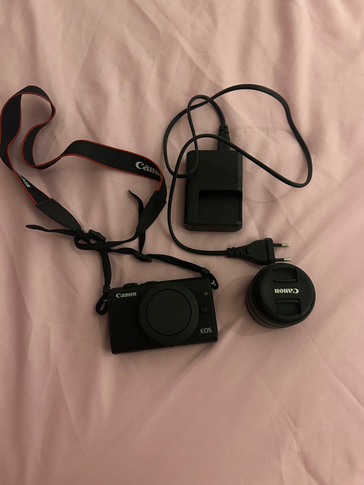 Canon EOS M100 + objectif 15-45 mm - jamais utilisé, Canon, Enlèvement, Appareil photo compact, Comme neuf