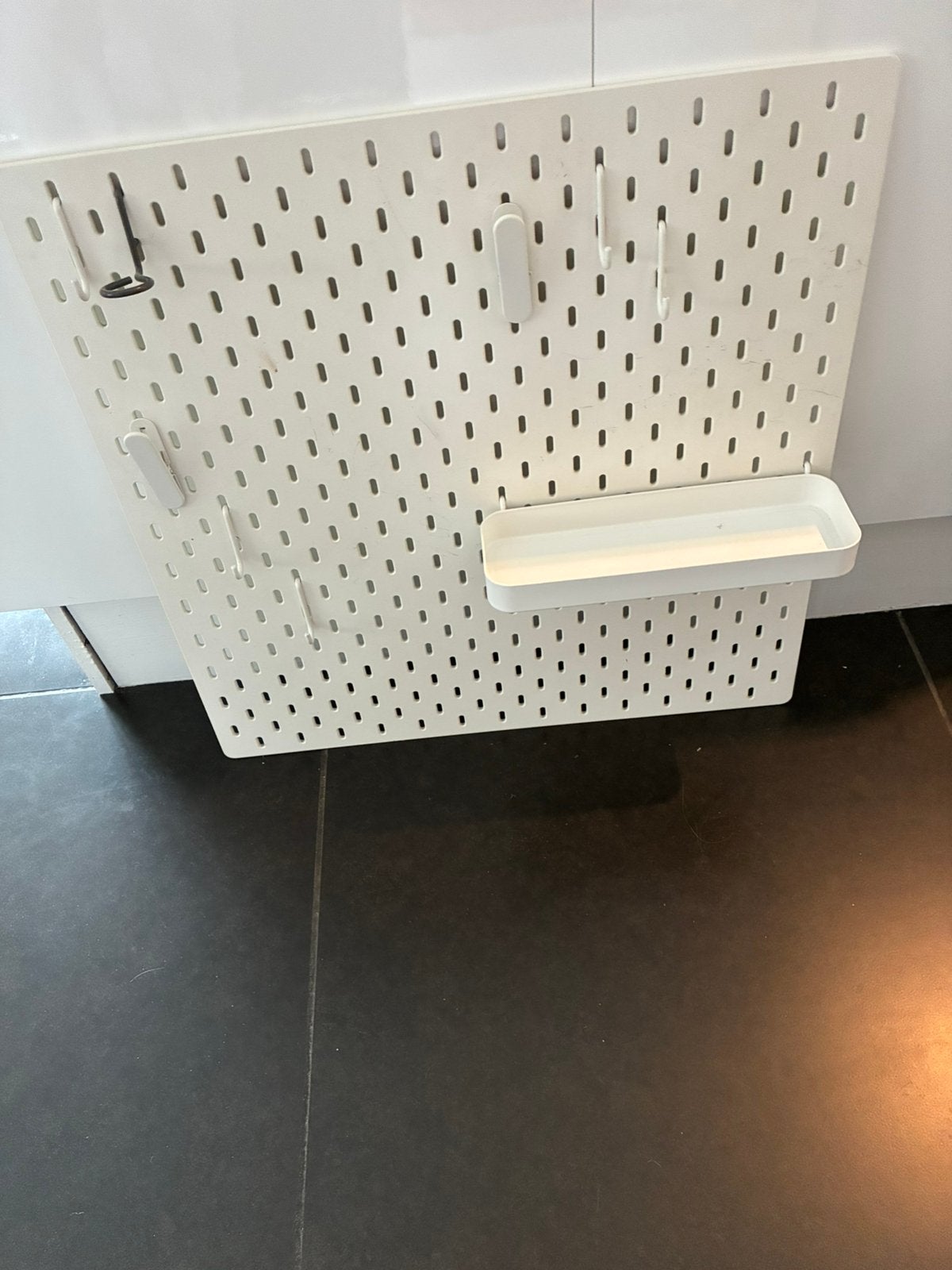 Ikea memobord met bakje, klemmen en haken, Ophalen, Zo goed als nieuw