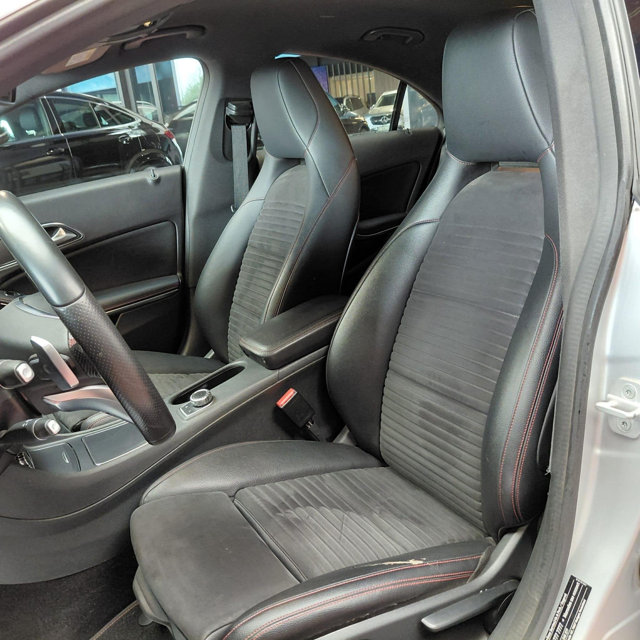 Mercedes-Benz CLA-klasse 180 Coupé AMG Line | Verwarmde Zet, Autos, Entreprise, Noir, 1200 kg, 5 places