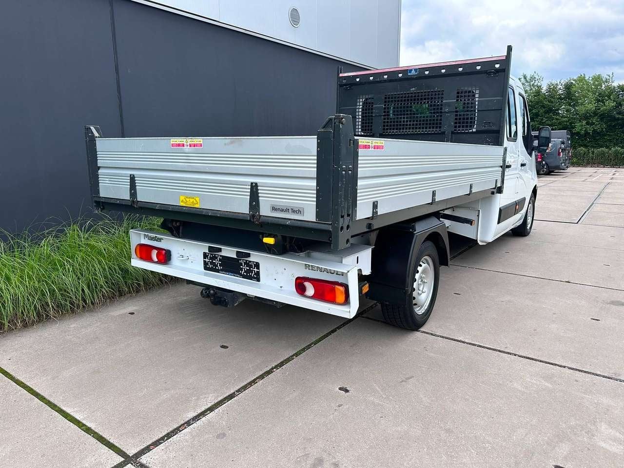 Renault Master Dubbel Cabine / Kipbak / Trekhaak / DIESEL E, 4 deurs, 0 cilinders, 145 pk, https://public.car-pass.be/vhr/1ce5baa6-2cb5-4e88-be9e-0d14475862f4