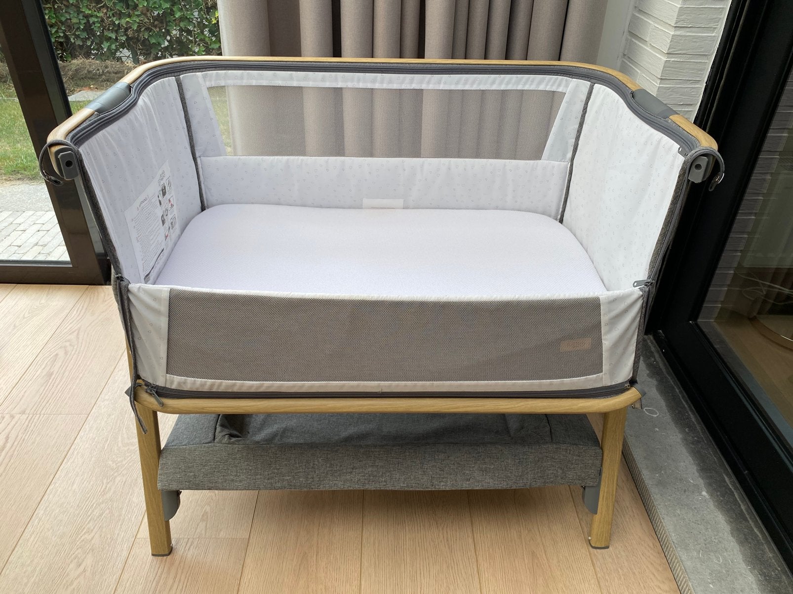 Tutti Bambini Cozee Bedside Co-Sleeper, Ophalen, Zo goed als nieuw, Wieg
