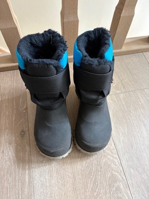 Snowboots waterdicht, lekker warm, maat 30, Sport en Fitness, Ophalen of Verzenden, Snowboots