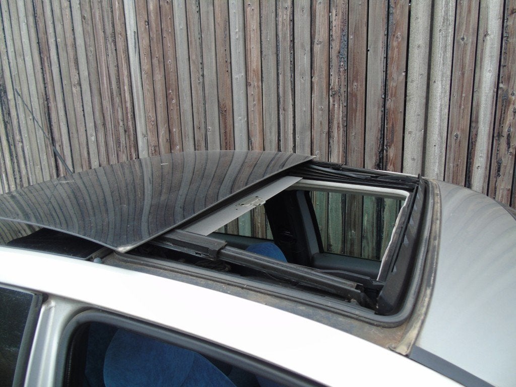 Lancia Ypsilon AUTOMATIC. Airco + Schuifdak (Pano)., Auto's, 4 zetels, 4 cilinders, https://public.car-pass.be/vhr/5167d1ad-48b8-4455-bb61-ac9005da512c