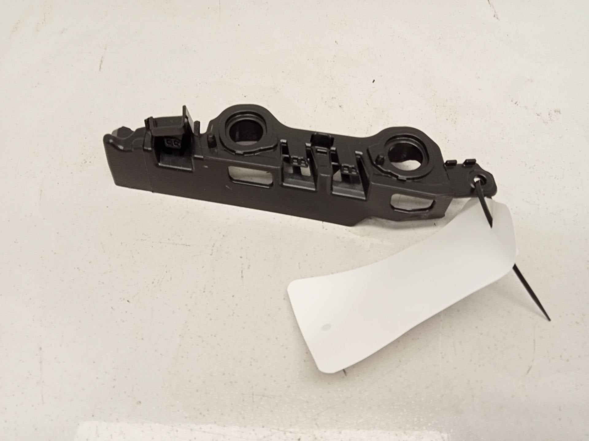 Support de pare-chocs avant gauche 4K pour Audi A6 S6 C8 (20, Pare-chocs, AUDI AG, Auto-Union-Strasse 1
85045  Ingolstadt, DE
