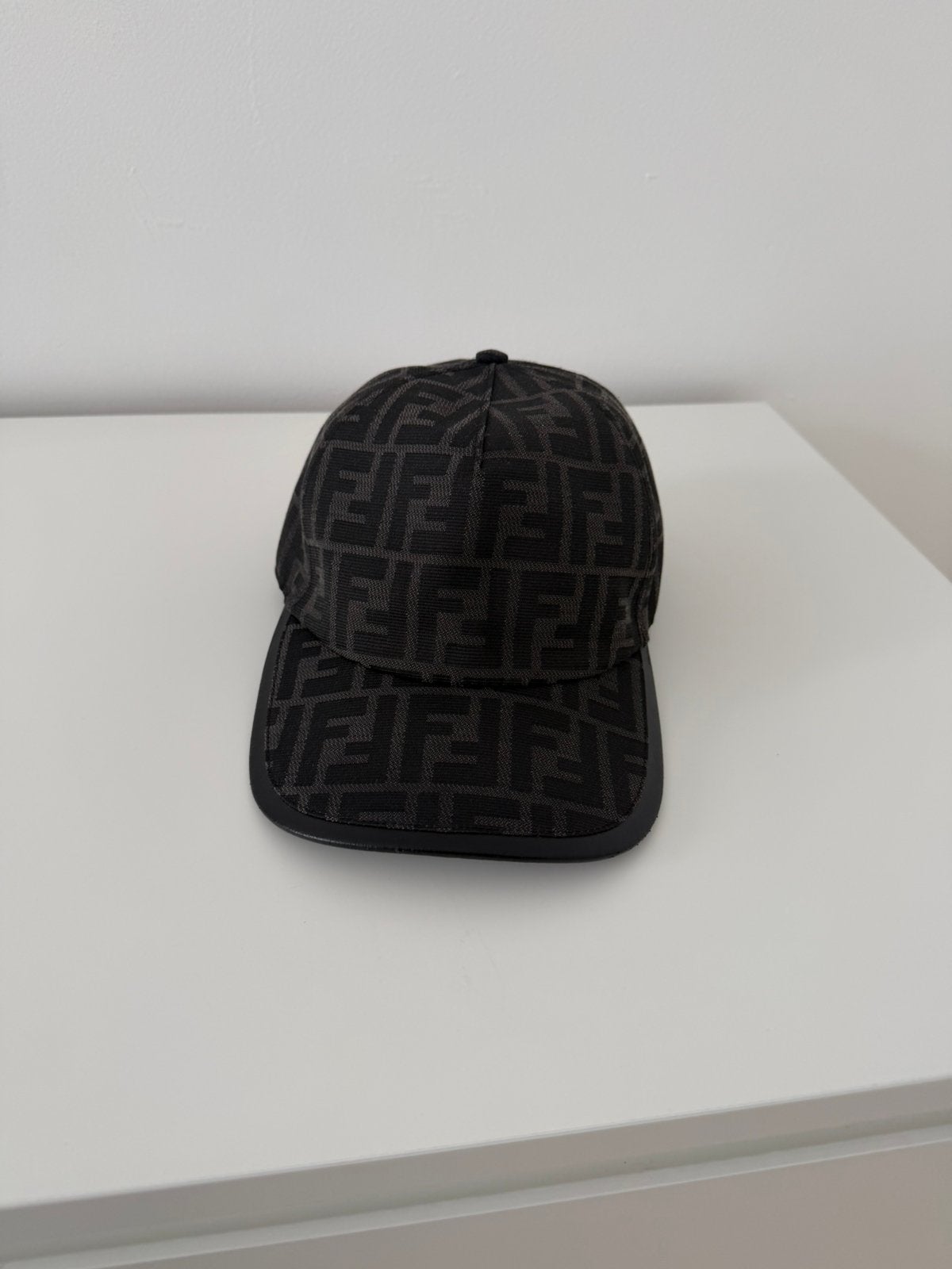 Casquette Fendi, Enlèvement ou Envoi, Comme neuf, Casquette