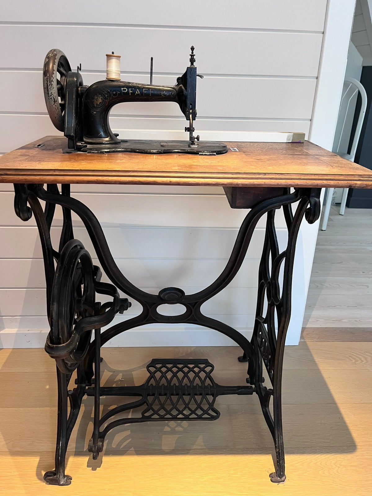 Antieke naaimachine Pfaff, Antiek en Kunst, Antiek | Naaimachines, Ophalen