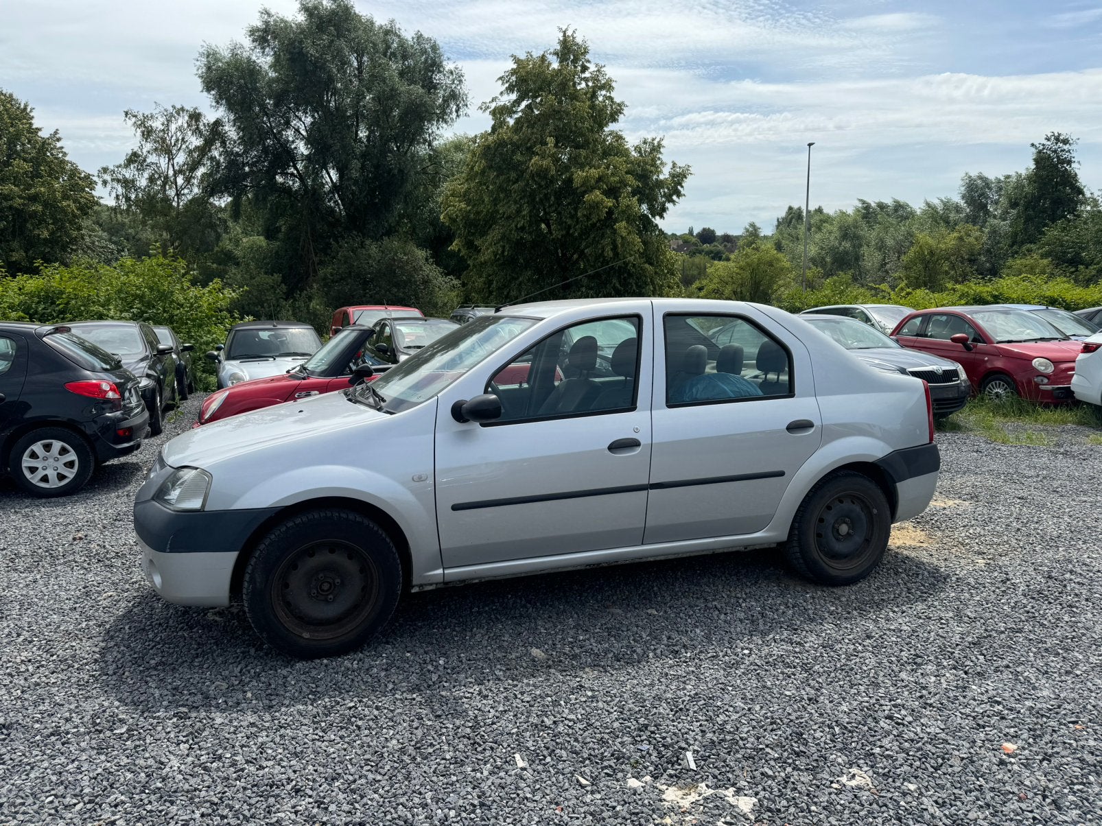 DACIA LOGAN, Autos, Dacia, Argent ou Gris, Achat, USB, Entreprise