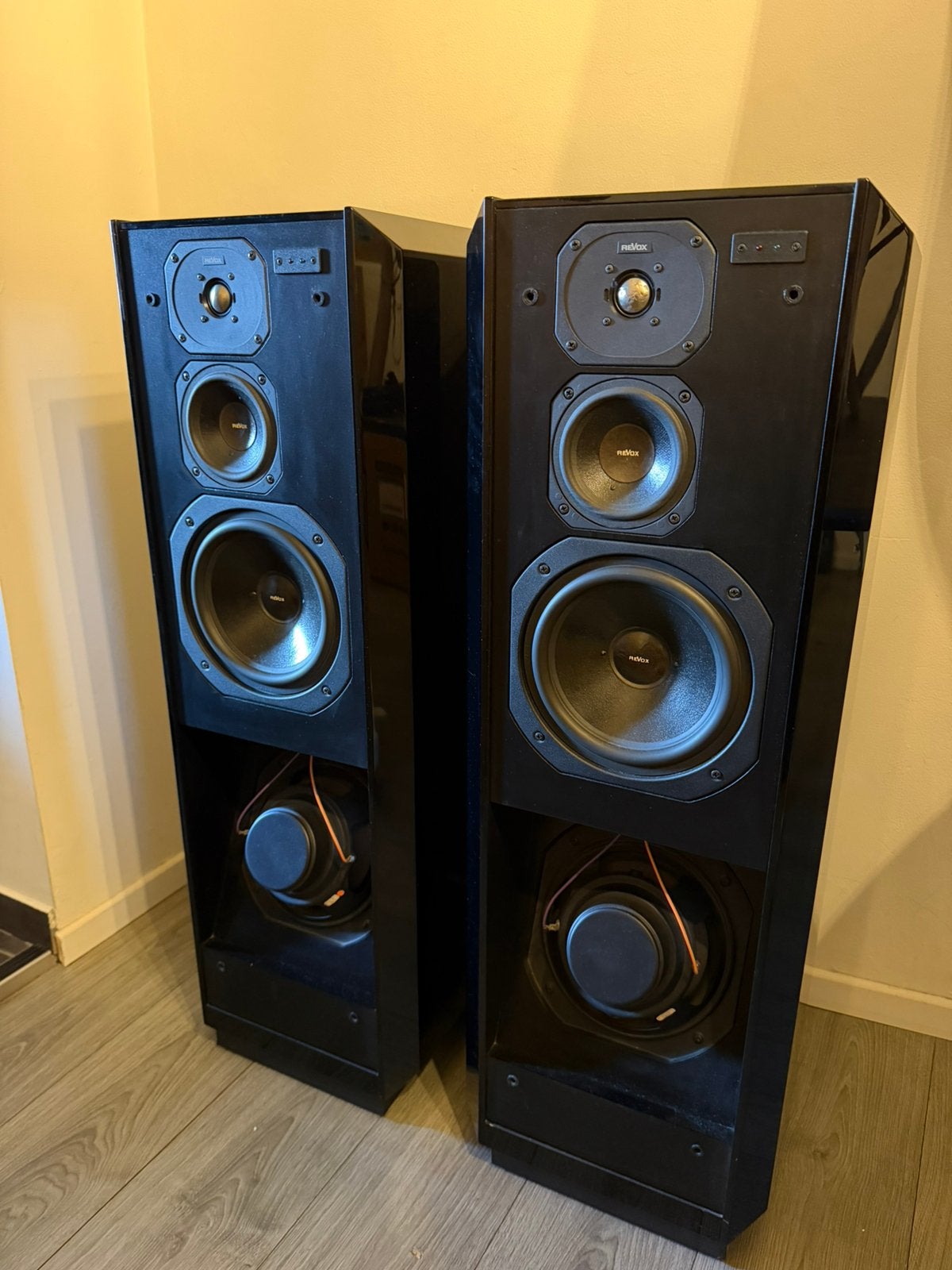 REVOX AGORA B-slime line limited EDTION, TV, Hi-fi & Vidéo, Enlèvement ou Envoi, Comme neuf