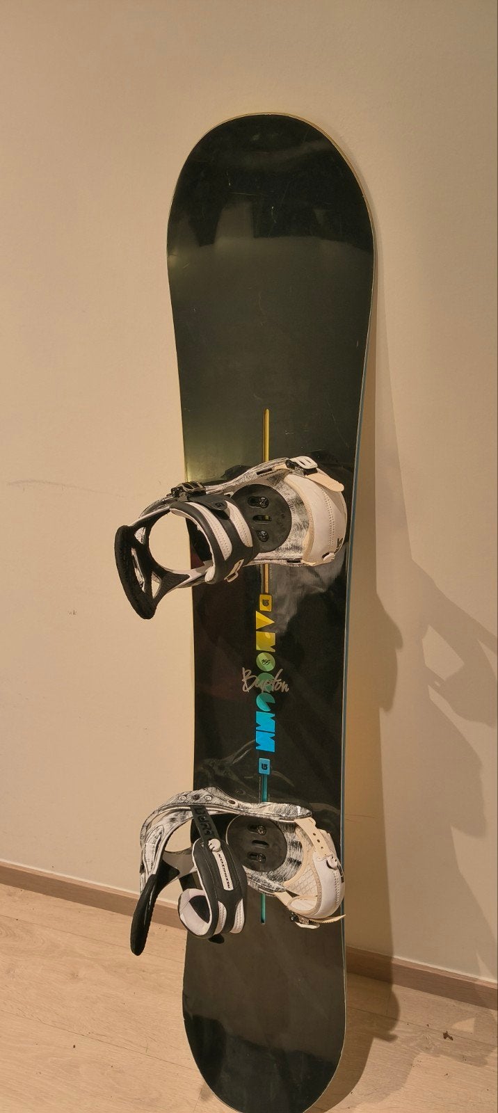 Burton Snowboard  maat 155 met bindingen, Sports & Fitness, Enlèvement, Fixations
