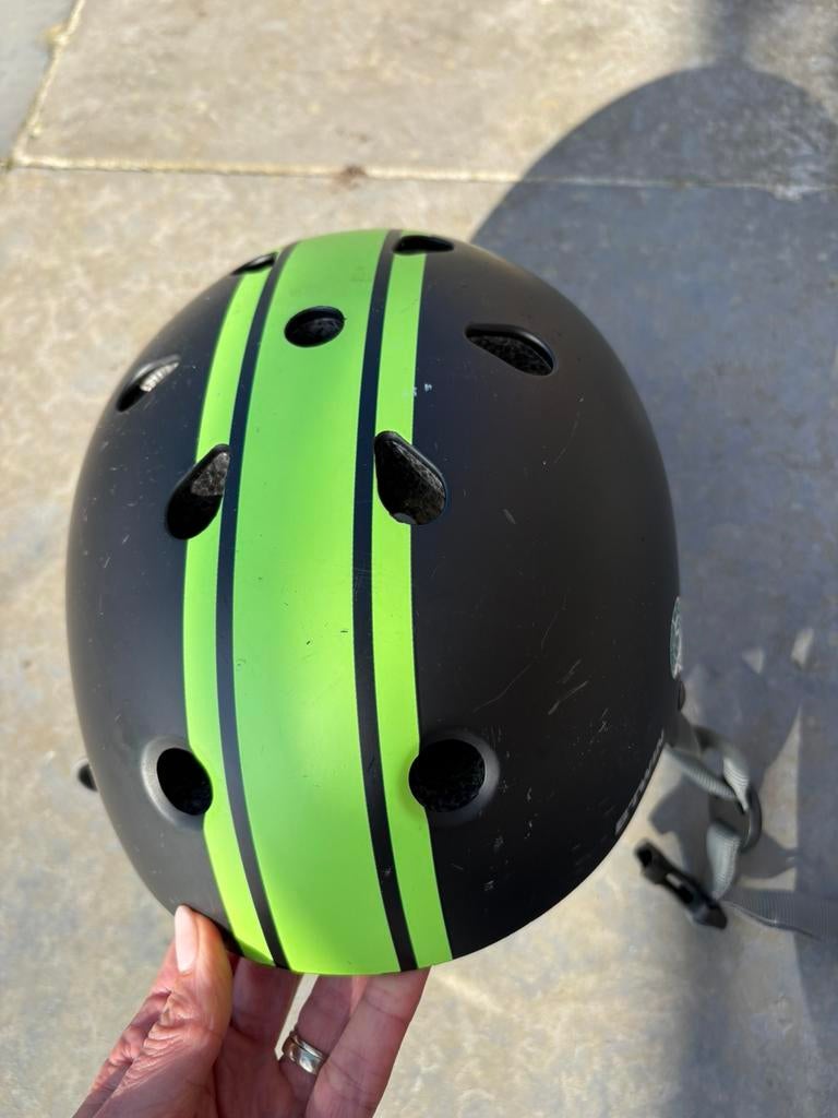 B'Twin Urban 500 Fietshelm - Maat S (53-56 cm) - Fluo Geel, Vélos & Vélomoteurs, Accessoires vélo | Casques de vélo, Enlèvement