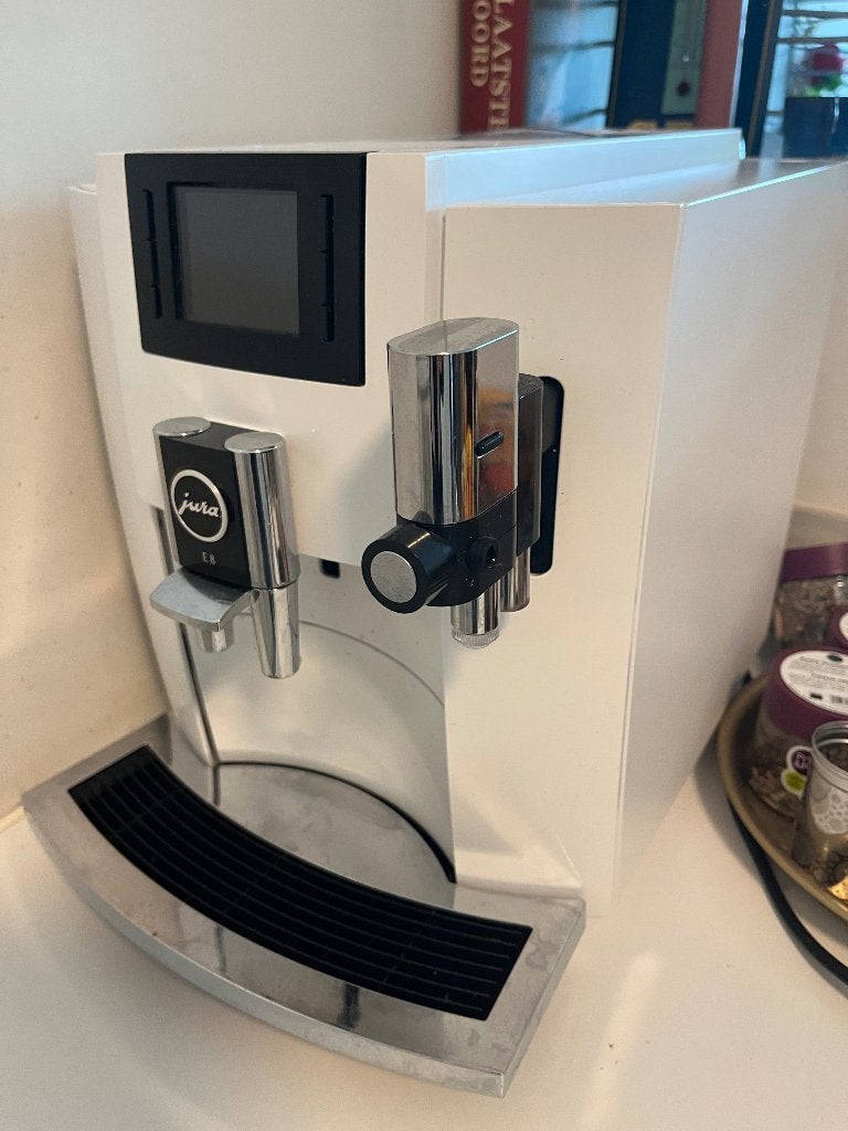 Jura koffiemachine, Elektronische apparatuur, Koffiezetapparaten, Gebruikt, Koffiemachine, 2 tot 4 kopjes, Afneembaar waterreservoir