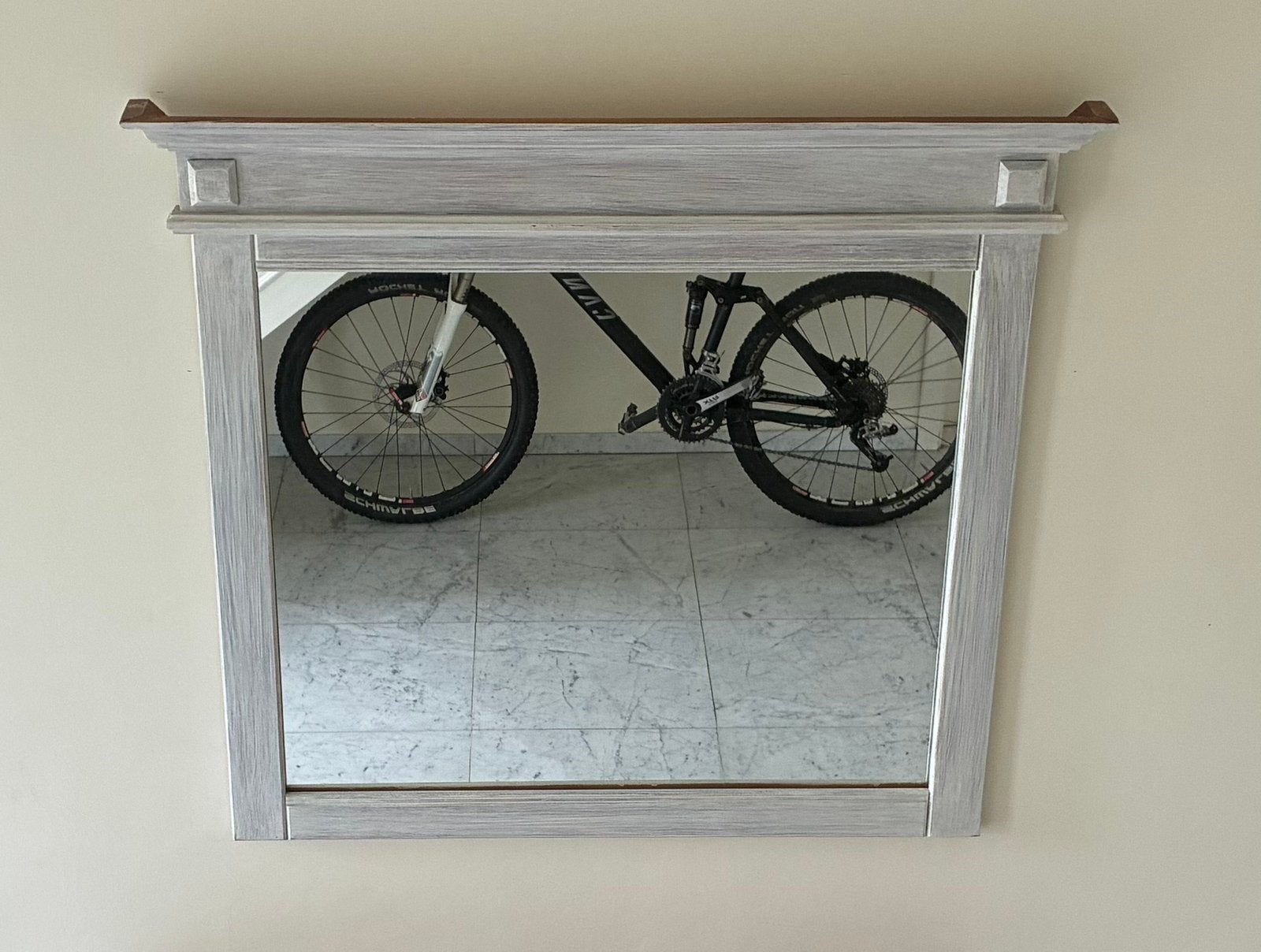 Vierkante spiegel met houten kader 91 x 91 cm, Huis en Inrichting, Ophalen, Zo goed als nieuw