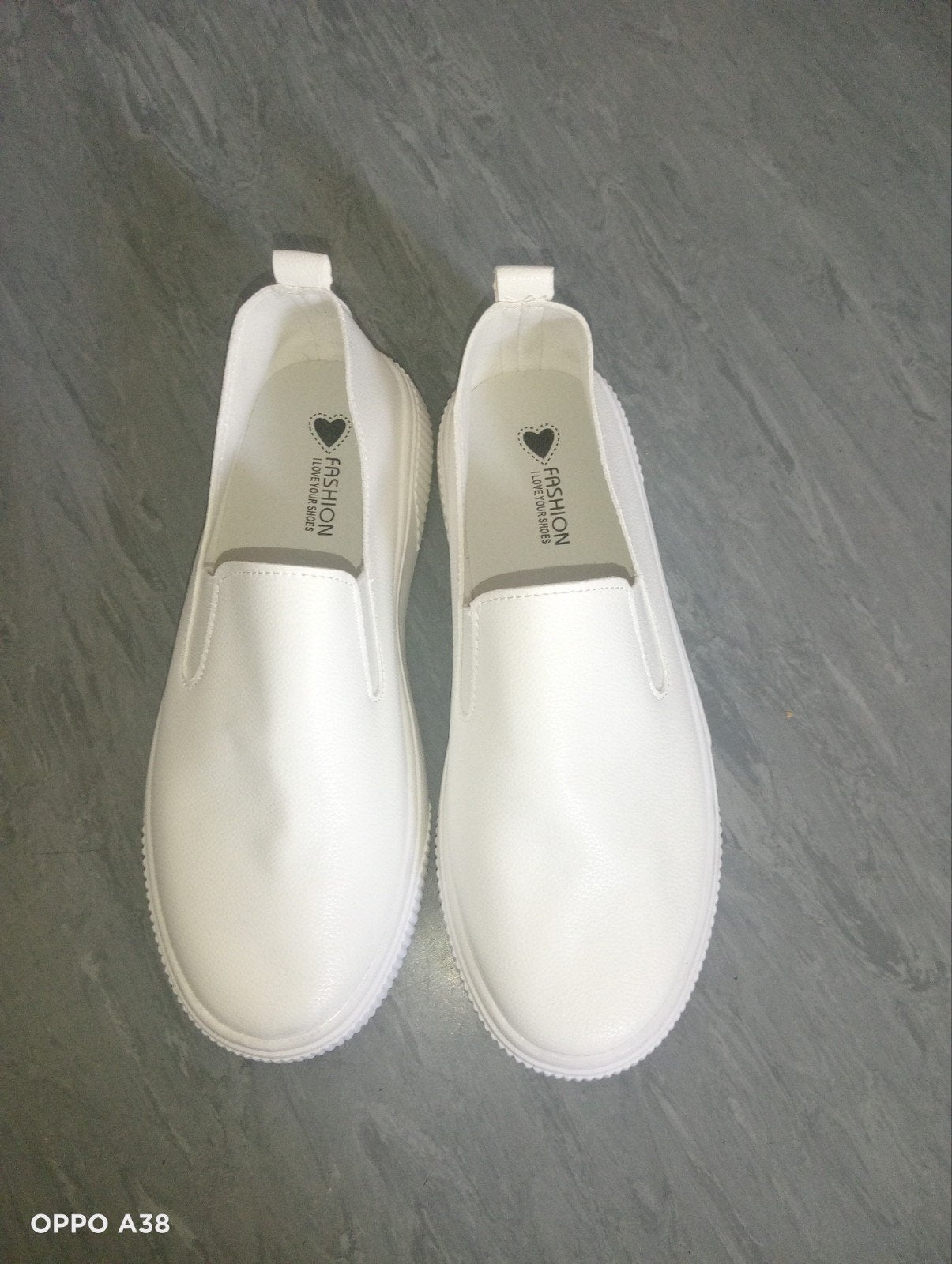 chaussures blanche, Neuf, Garçon, Enlèvement ou Envoi, Autres types