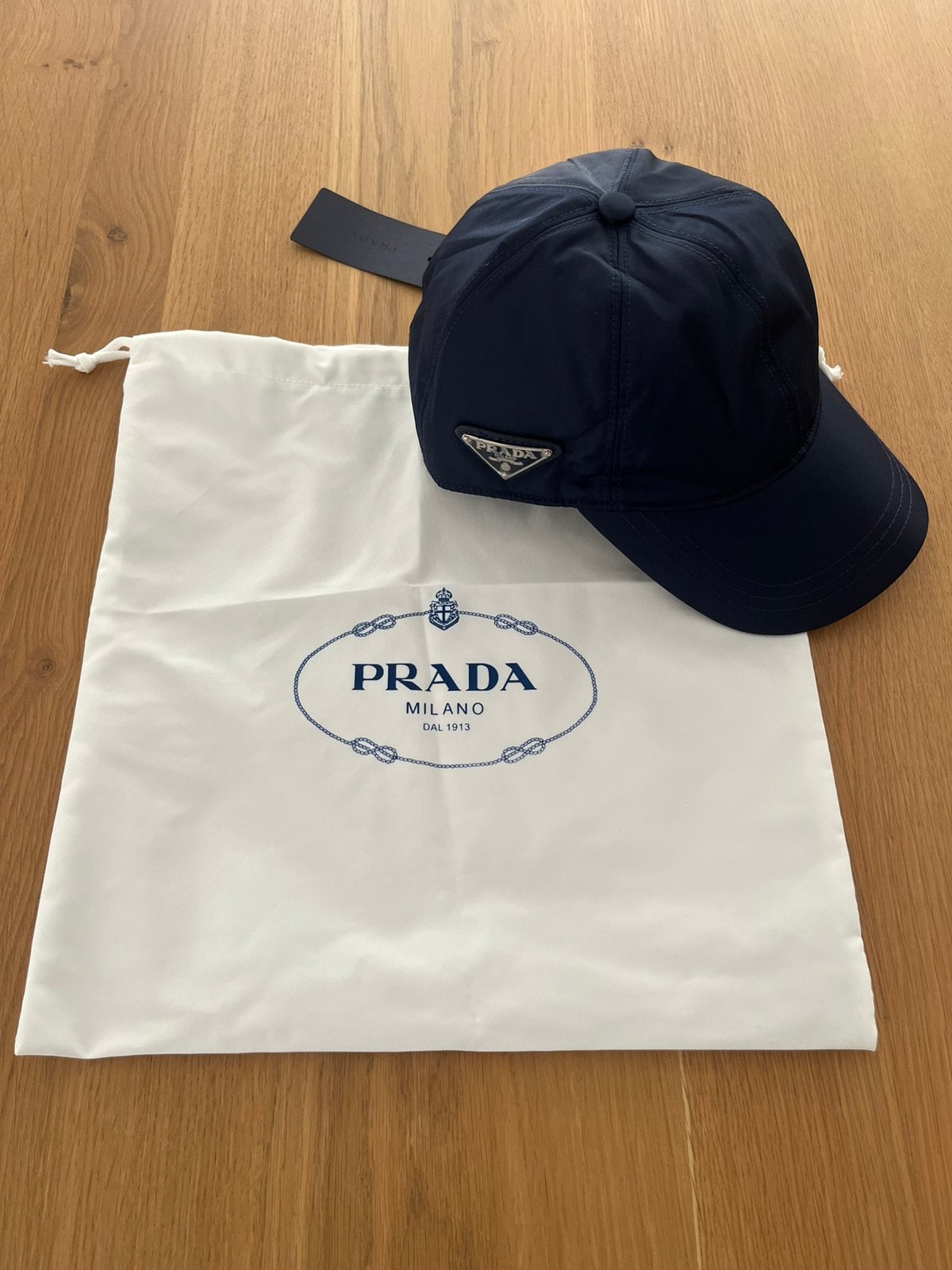 Cassquettes Prada, Ophalen of Verzenden, Zo goed als nieuw