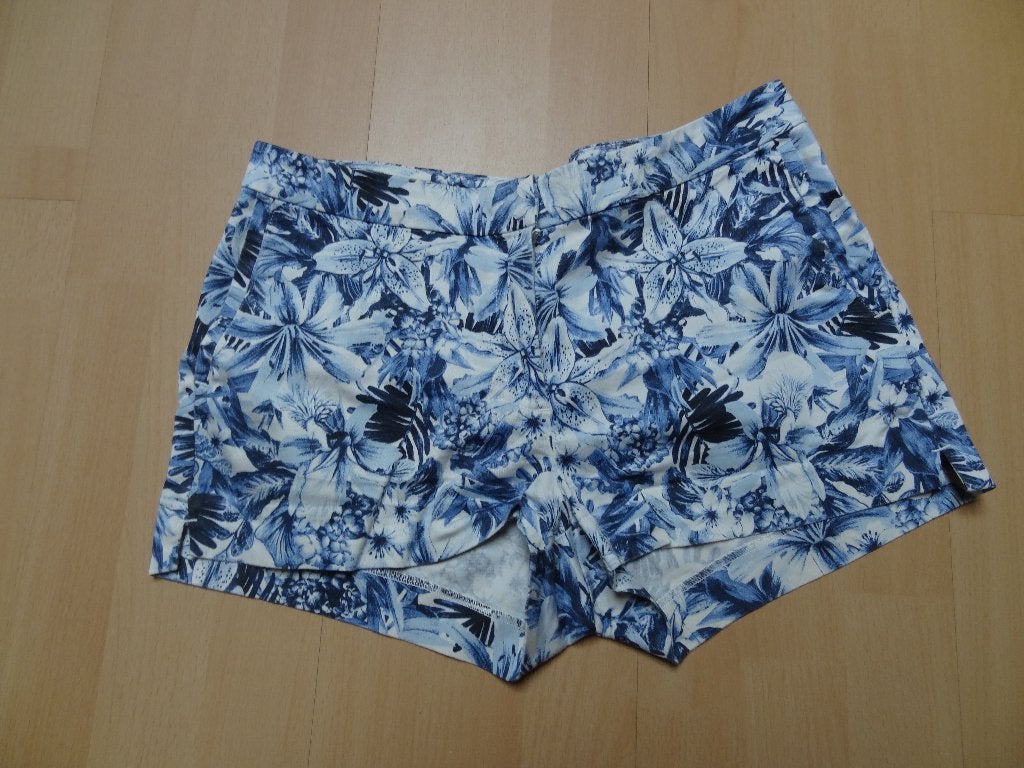 blauw gebloemd shortje h&m m36, Vêtements | Femmes, Culottes & Pantalons, H&M, Taille 36 (S), Comme neuf, Bleu