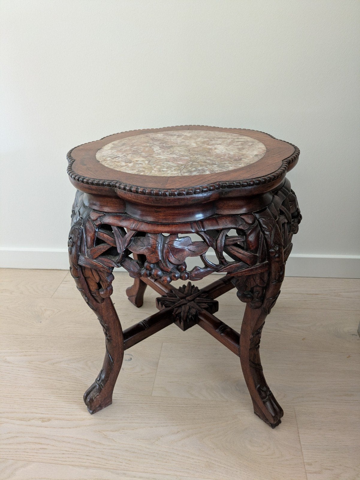 Chinese bijzettafel met marmeren blad, Ophalen