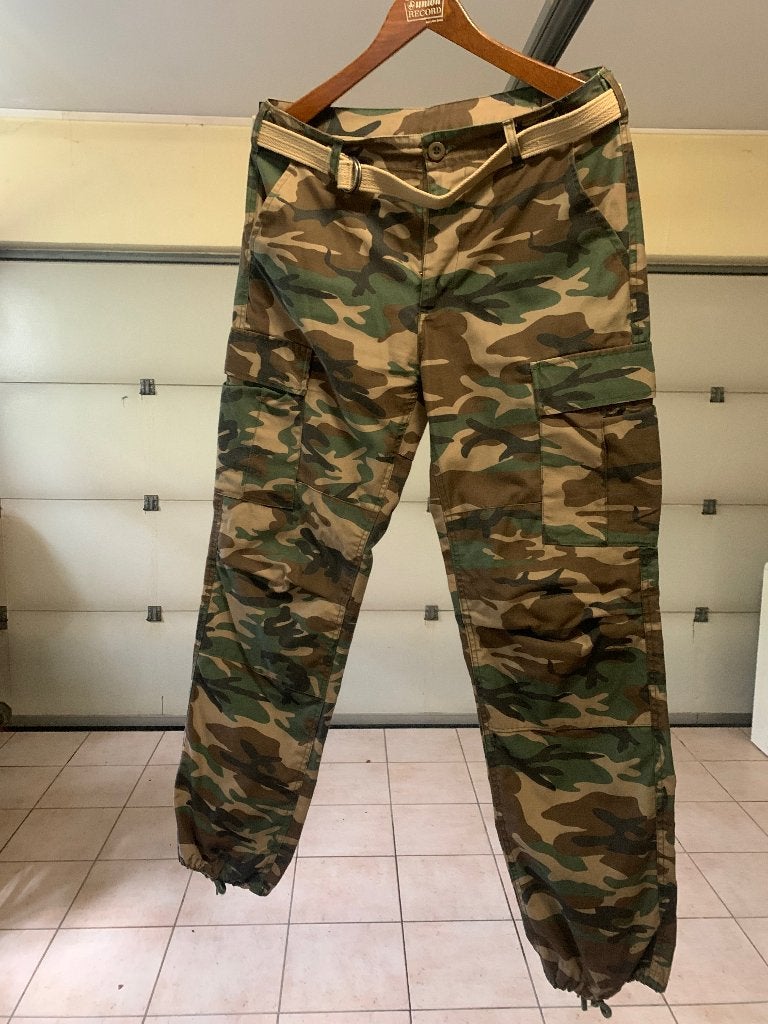 Army Camouflage broek van Pure Vintage maat L, Ophalen