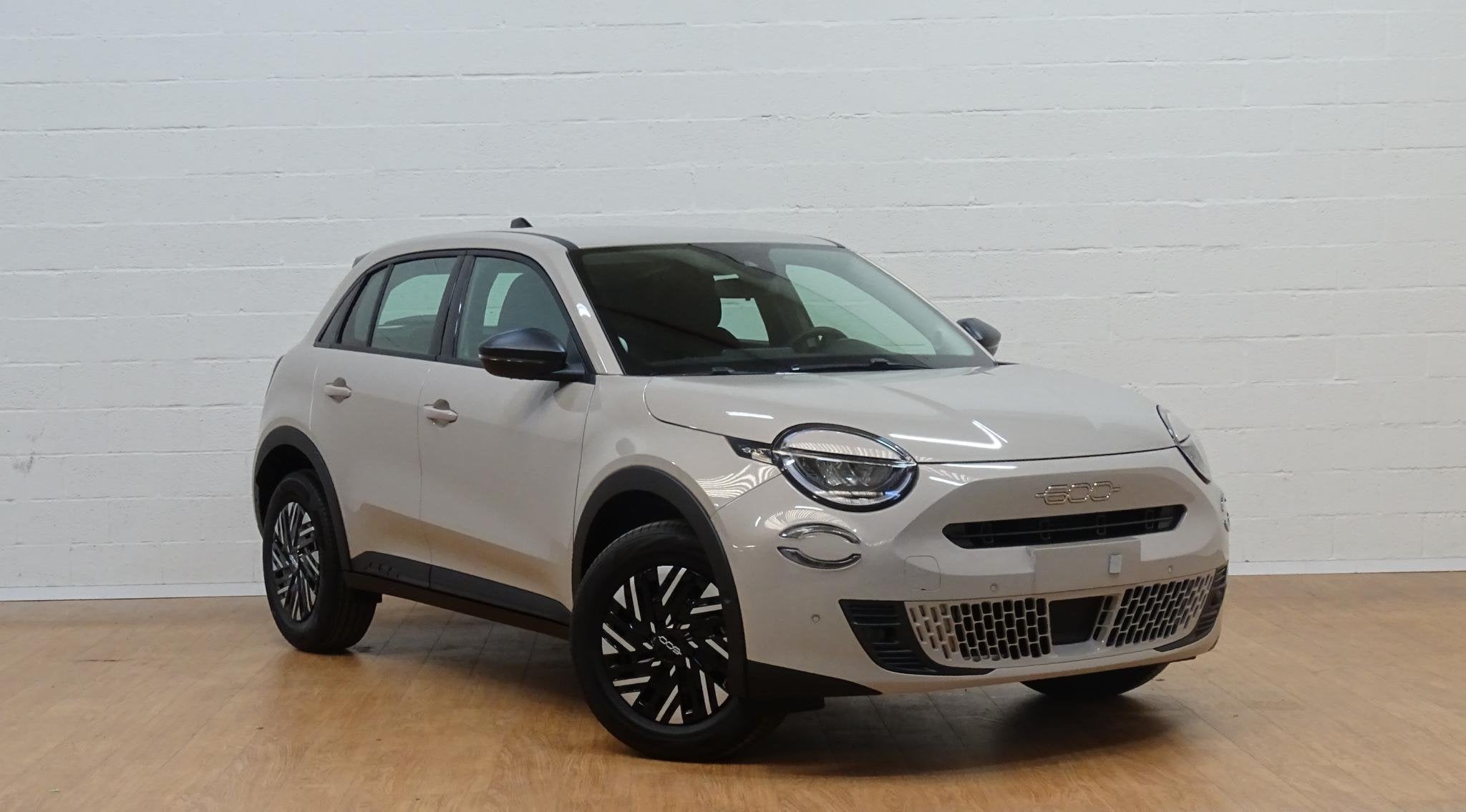 Fiat 600 1.2 Hybrid 100cv DCT verwacht (automatique), Autos, Achat, Entreprise, 109 g/km, 5 portes