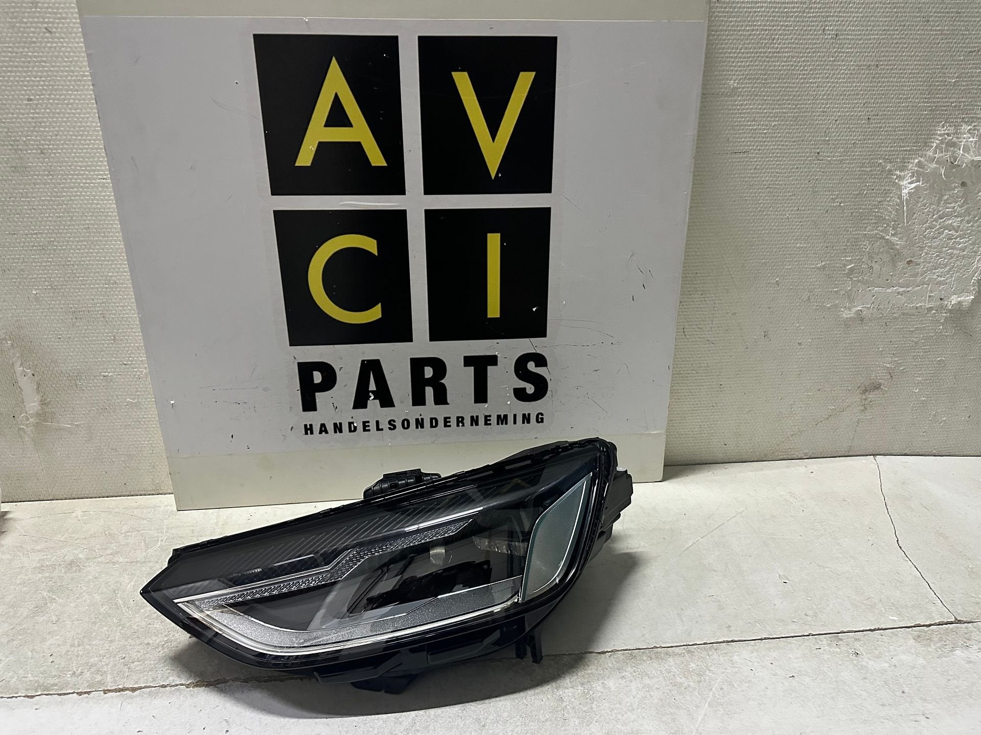 Koplamp Audi A4 B9 8W Facelift LED Links 8W0941011 2019-, Gebruikt, -, -, -