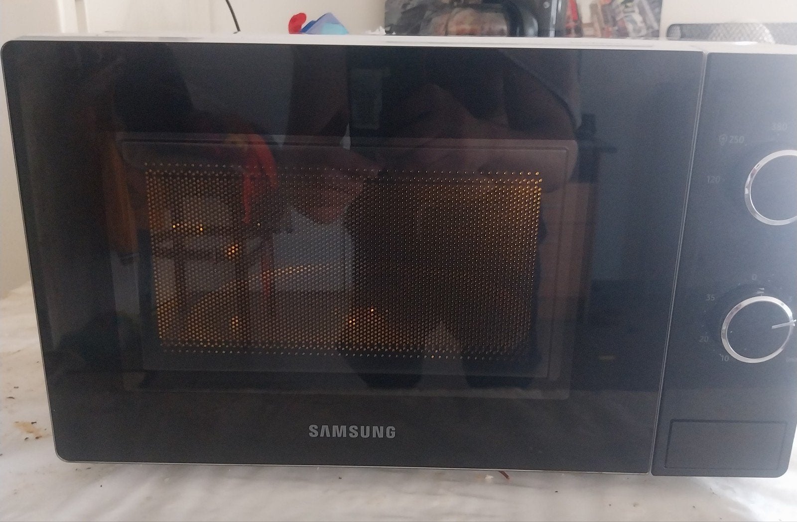 Micro ondes Samsung fonctionne très bien, Elektronische apparatuur, Microgolfovens, Ophalen
