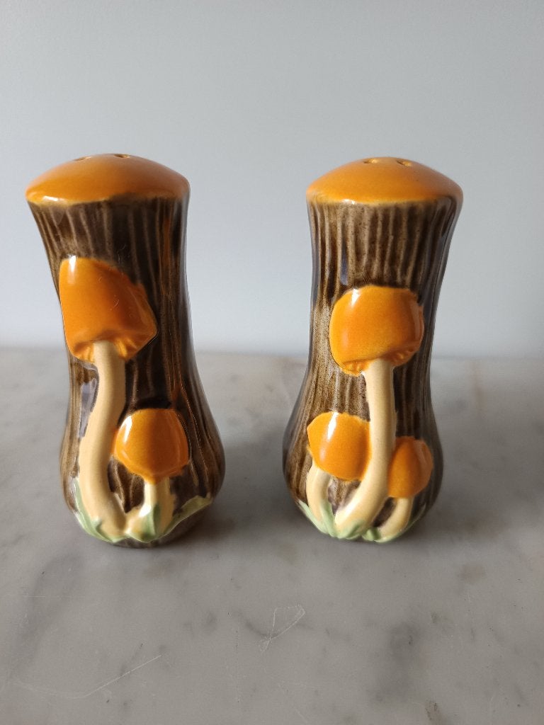 **VERKOCHT** peper en zout vatje in paddenstoelen motief, Overige typen, Verzenden, Geel, Zo goed als nieuw