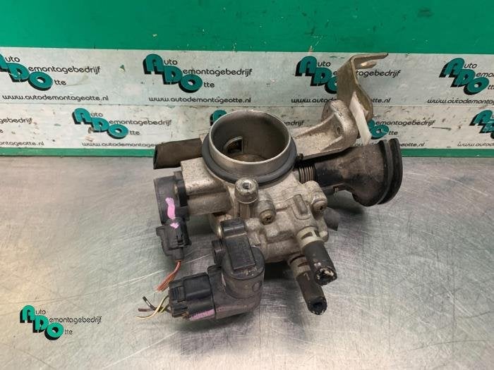 Boîtier accélérateur d'un Toyota Yaris (Yaris 1 02-), -, 3 mois de garantie, Toyota, Utilisé