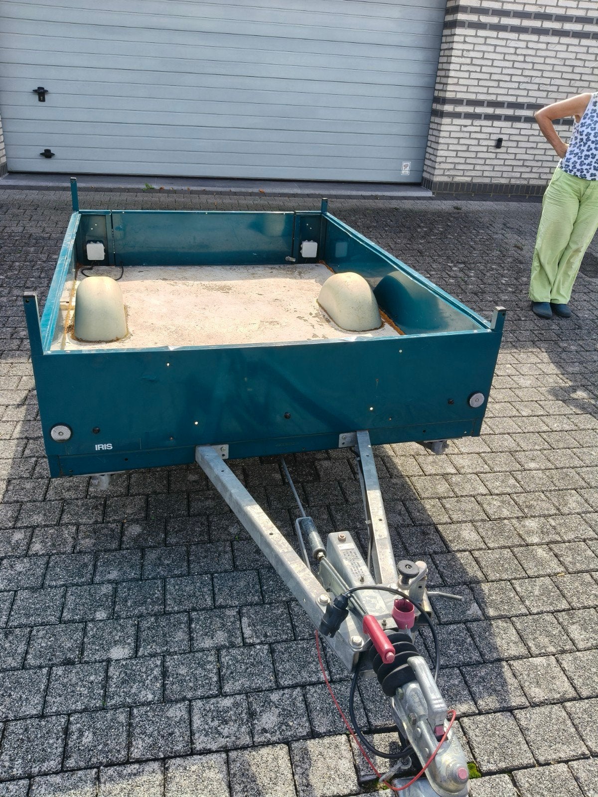 Robuuste aanhangwagen, Ophalen