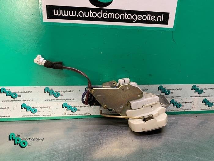 Serrure portière mécanique 4portes arrière gauche d'un Su, -, 3 mois de garantie, Utilisé, -