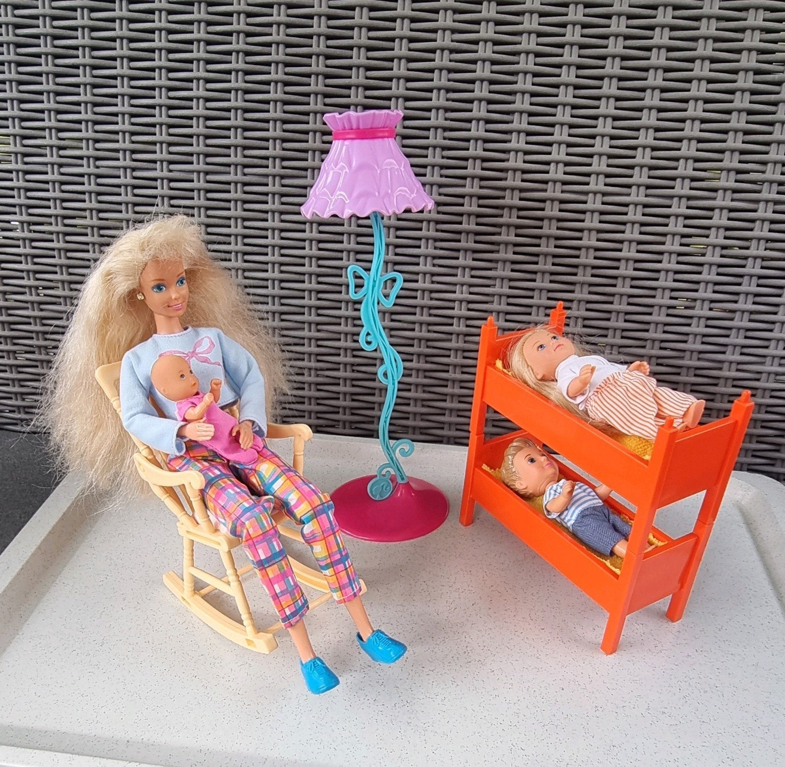 chambre enfants, Enfants & Bébés, Jouets | Poupées, Enlèvement
