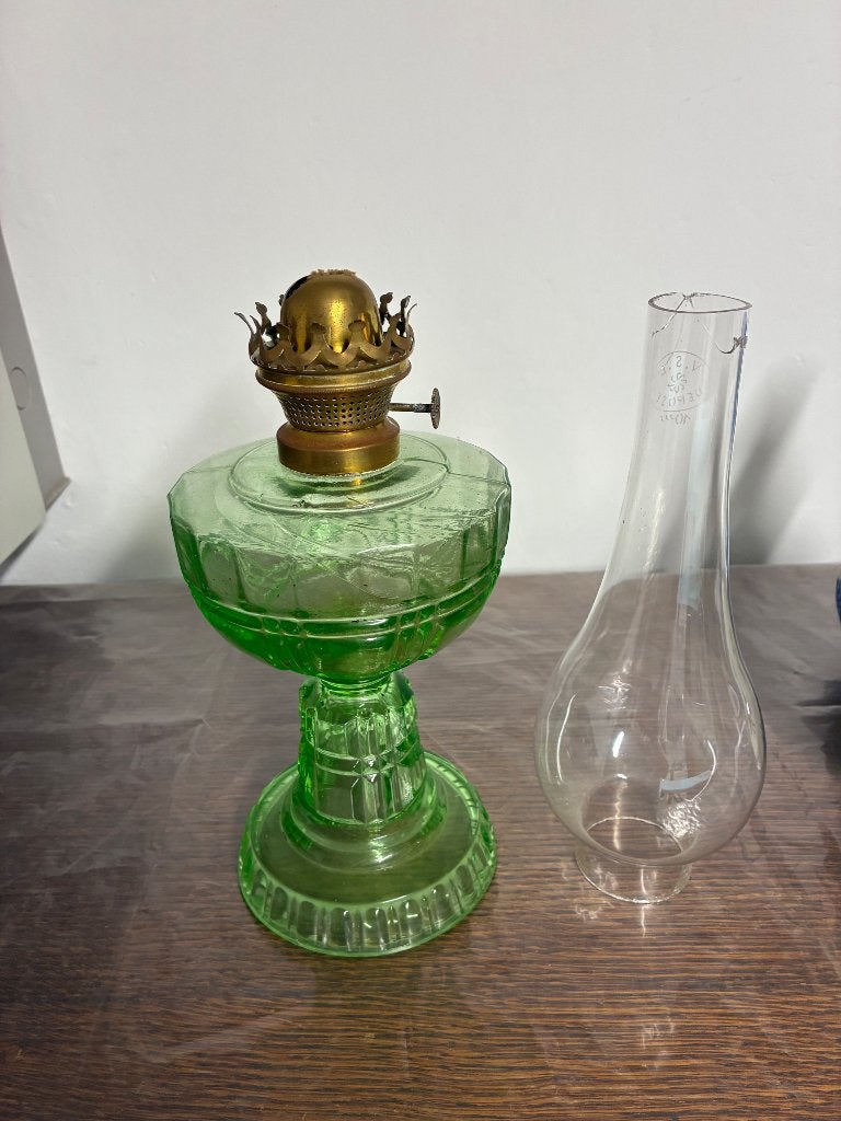 Antieke petroleum lamp, Antiek en Kunst, Ophalen of Verzenden