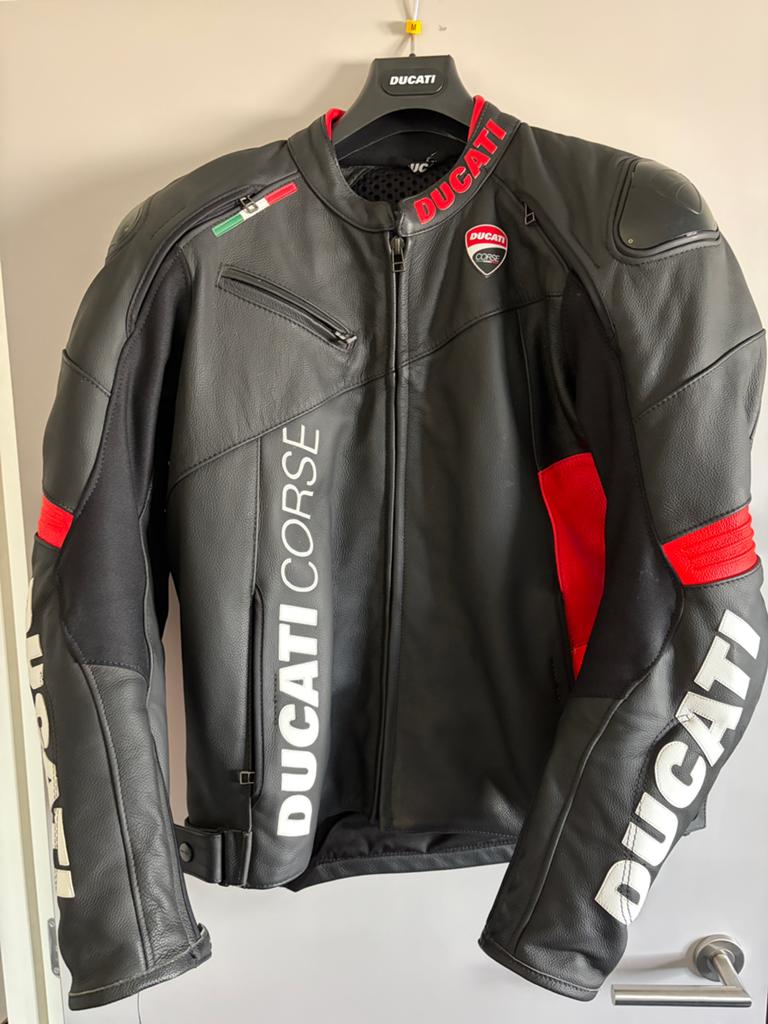 Dainese Ducati corse jas, Enlèvement
