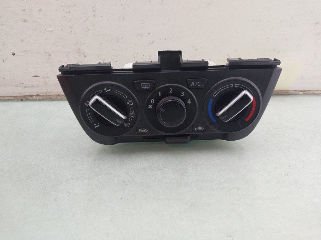 BEDIENINGSPANEEL VERWARMING Suzuki Swift (ZC / ZD), Suzuki-Allee 7
64625  Bensheim, DE, Gebruikt, Suzuki Deutschland GmbH, Kontakt@suzuki.de