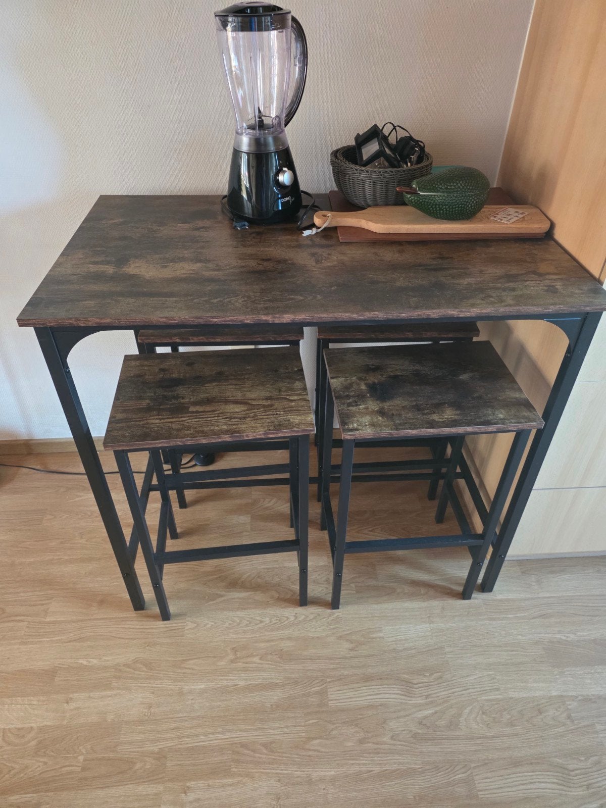 hoge tafel met 4 krukken, Ophalen, Nieuw