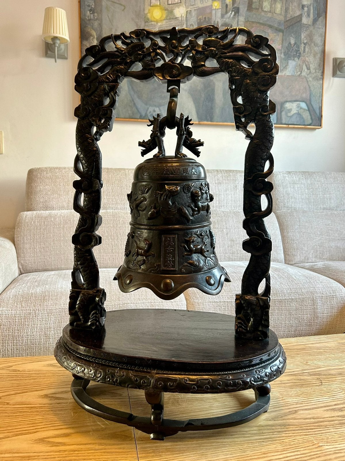 Cloche en bronze, Enlèvement, Bronze