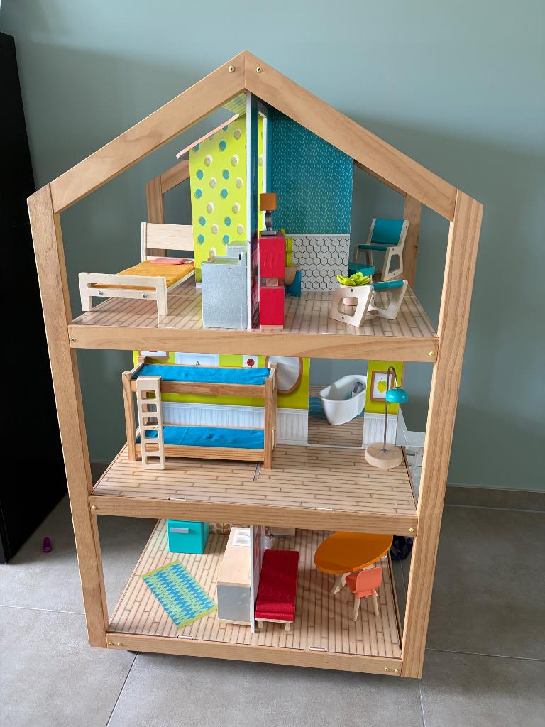 Groot houten barbiehuis, Enlèvement, Comme neuf, Maison de poupées
