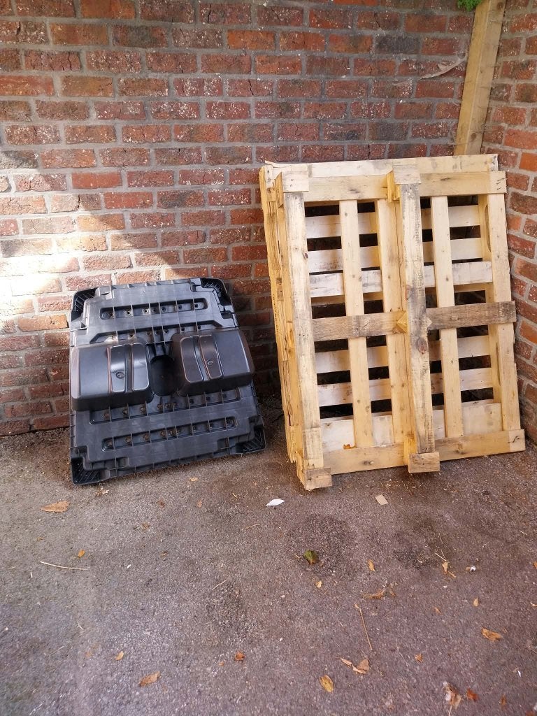 2 wegwerppaletten te geef, Ophalen, Gebruikt