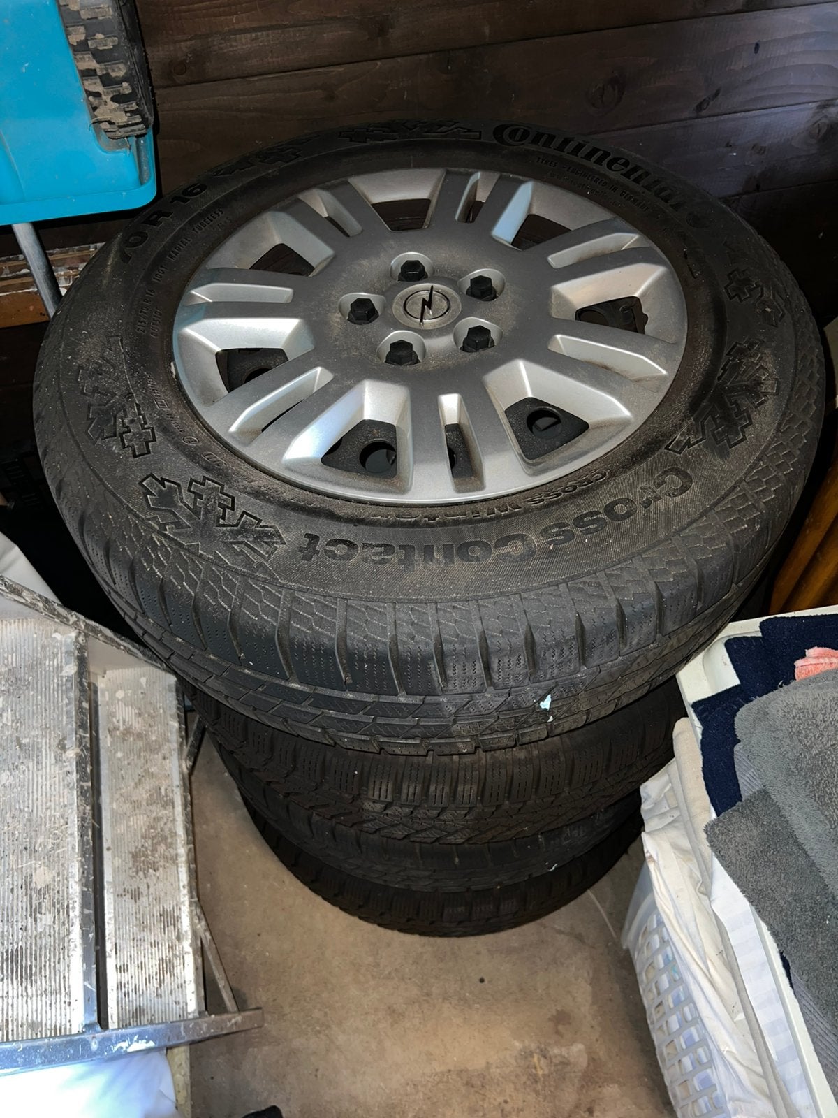 Winterbanden 215/70 R16 op stalen velg, Auto-onderdelen, Banden en Velgen, Ophalen, Winterbanden, Band(en)