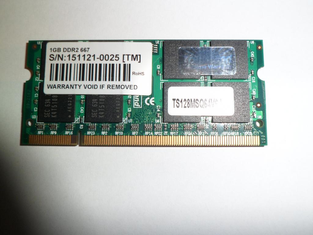 RAM TRANSCEND 1GB DDR2 667 SO-DIMM CL5 200 Pins TS128MSQ64, Ophalen, Zo goed als nieuw, DDR2