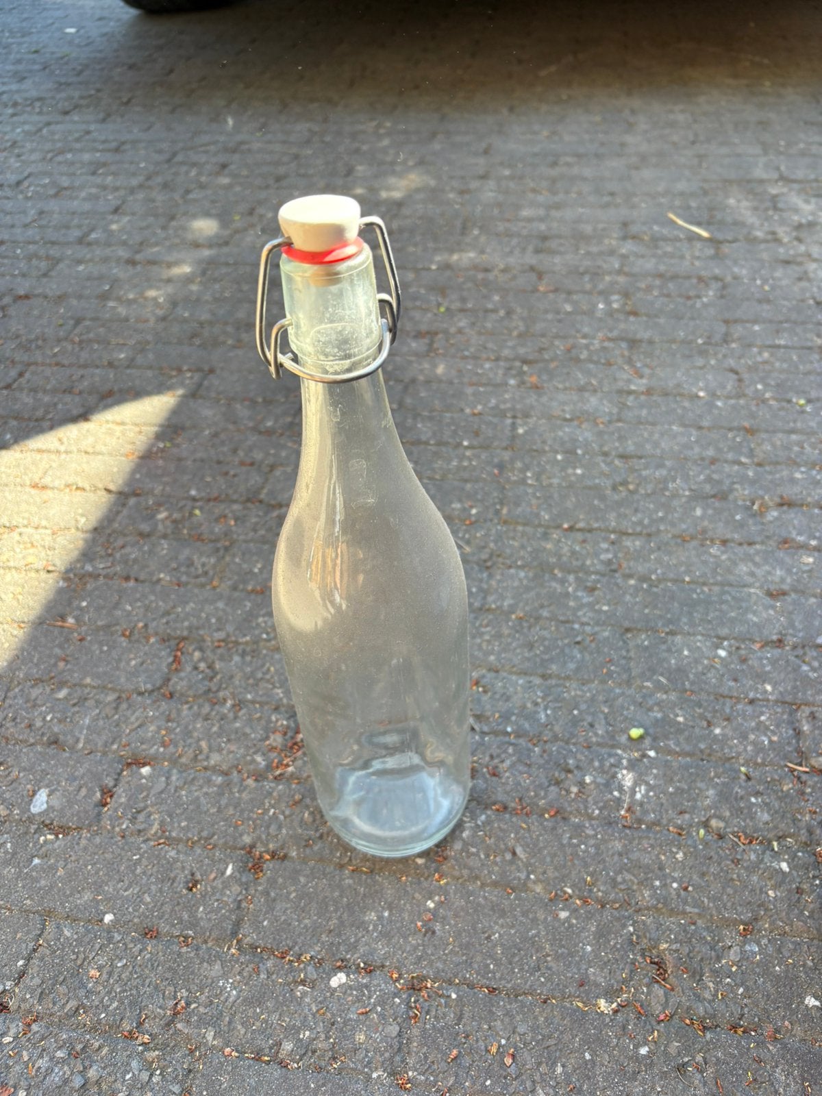 6 glazen beugelflessen met porseleinen dop + krat, Verzamelen, Ophalen, Zo goed als nieuw