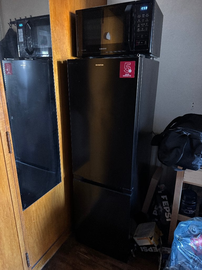 Inventum KV1501B zwarte koel-vriescombinatie 173 liter, Elektronische apparatuur, Ophalen, 150 tot 200 liter, Gebruikt, Met aparte vriezer