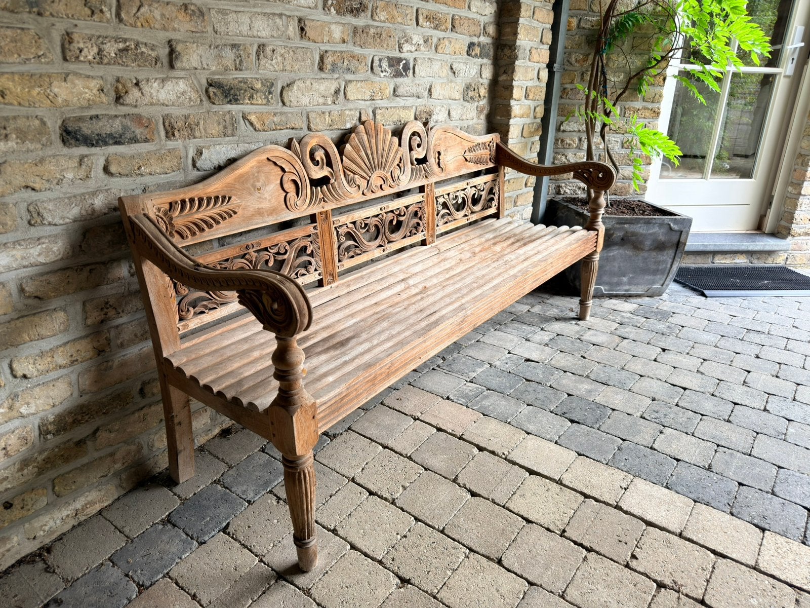 Handgesneden massief houten tuinbank 175 cm, Tuin en Terras, Tuinbanken, Ophalen, Zo goed als nieuw, Hout