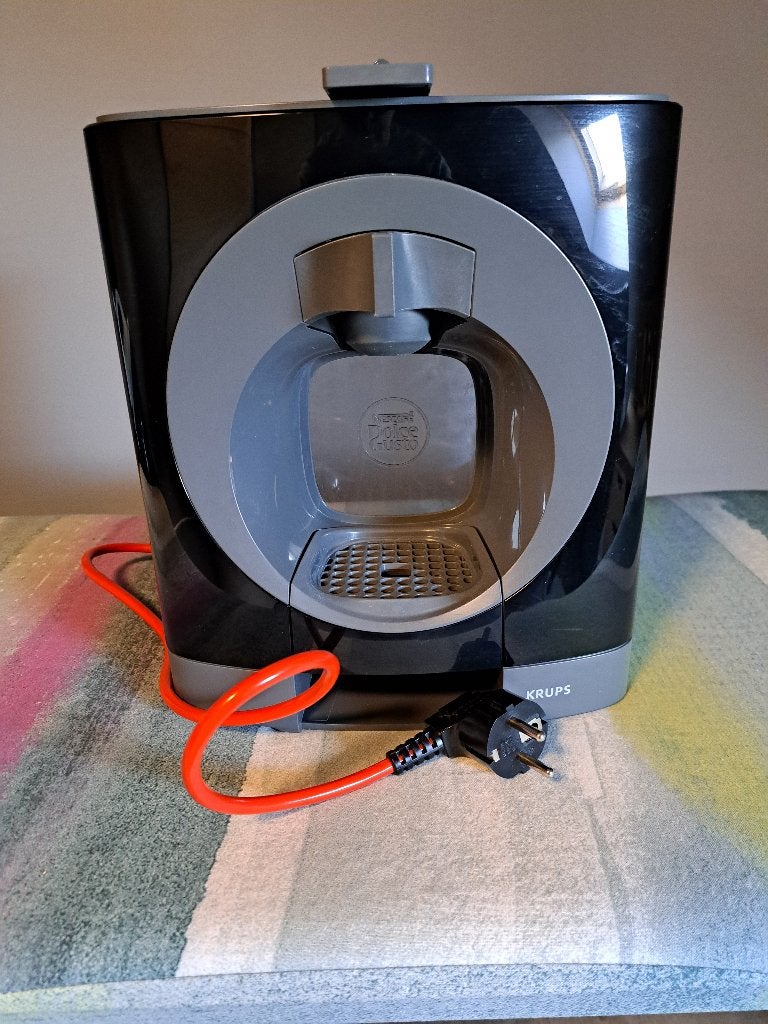 Dolce Gusto ( met cup houder), Ophalen, Gebruikt, Koffiemachine, Koffiepads en cups